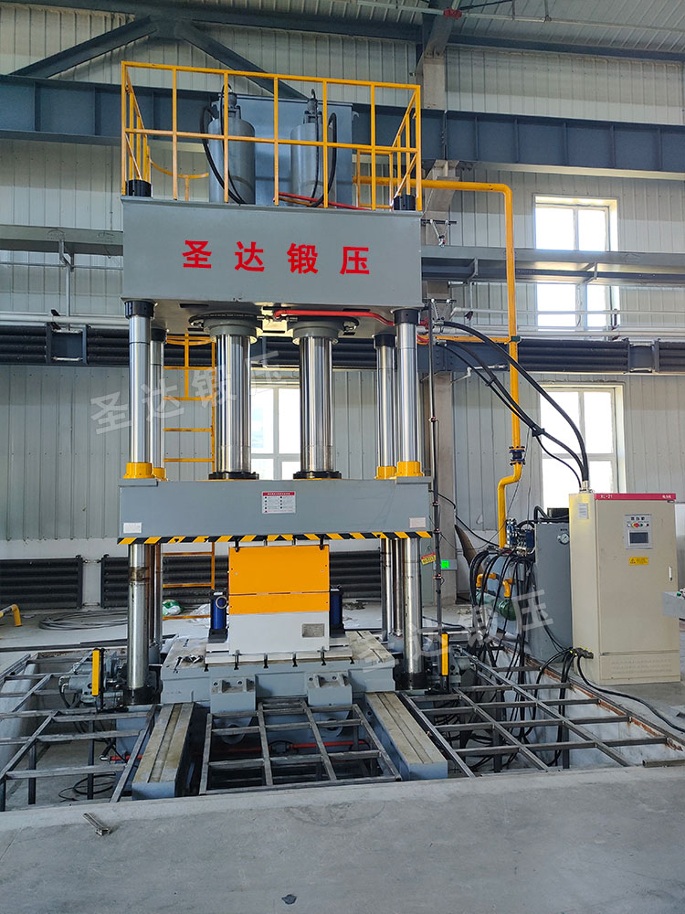 500噸三梁四柱液壓機(jī)客戶現(xiàn)場 500噸三梁四柱液壓機(jī)