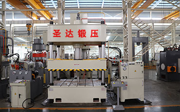 如何選擇定制200噸四柱液壓機(jī)？